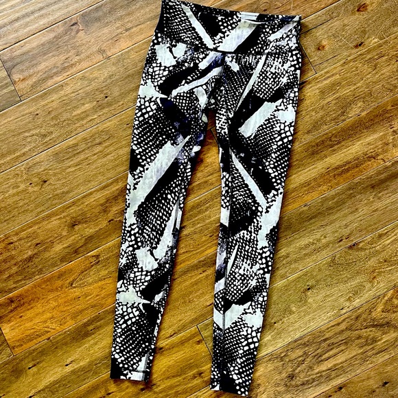 Lululemon Wunder Under Crop III Static Mist - Picture 2 of 7